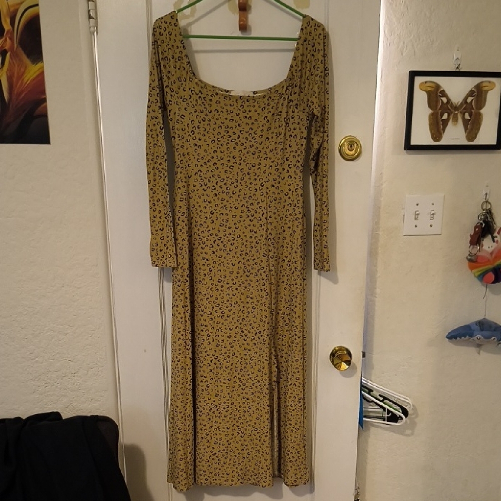 Sugarfox | Chic Long Sleeve Leopard Print Dress - Picture 1 of 4